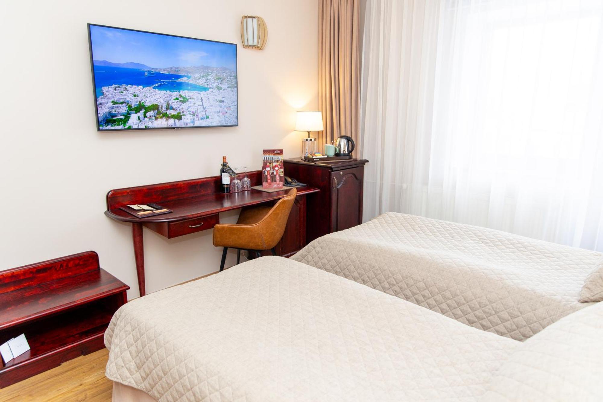 Hotel Legend Пярну Екстериор снимка