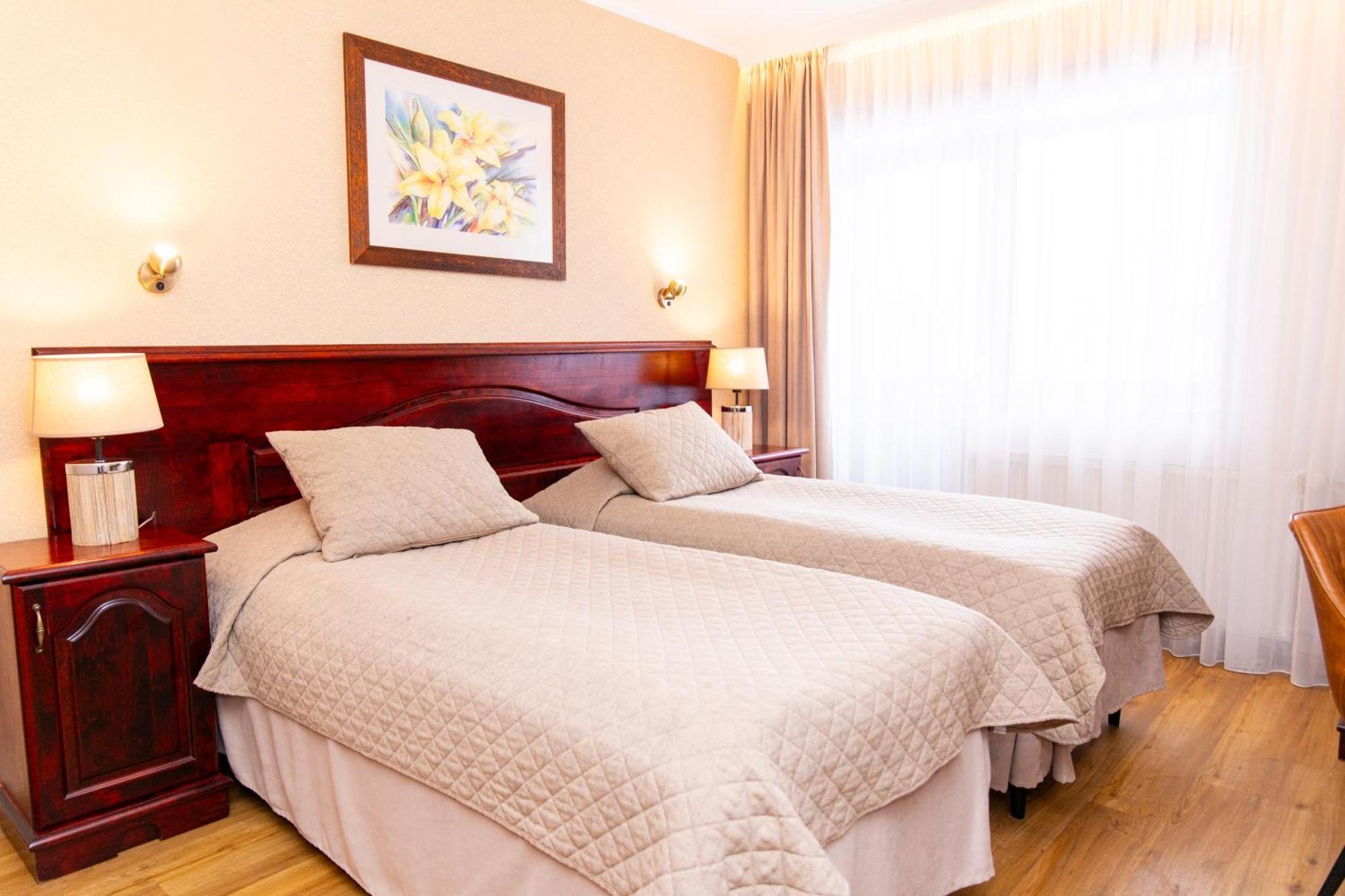 Hotel Legend Пярну Екстериор снимка